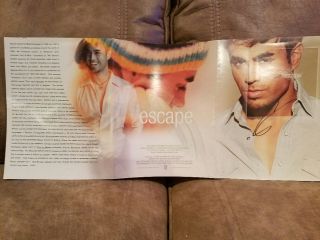 Enrique Iglesias Autographed 2001 " Escape " Press Release Bio