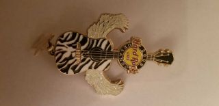Hard Rock Cafe Orlando Pin Winged Guitar With Dangling Star 2009