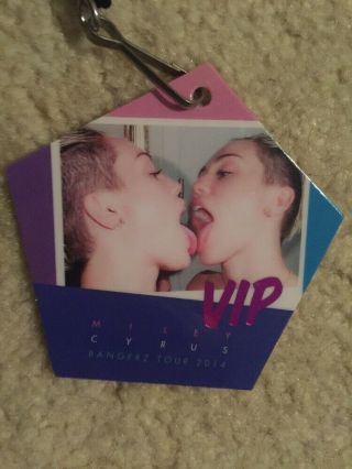 Miley Cyrus Bangerz Tour Vip Badge No Access To Anything Though