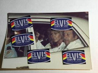 Vintage Candid Photo Of Elvis / Linda Thompson / Joe Esposito