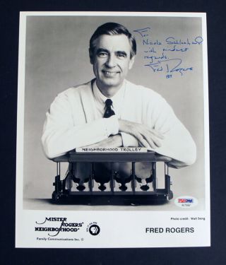 Psa/dna Fred Rogers Signed - Autographed 8x10 Photo