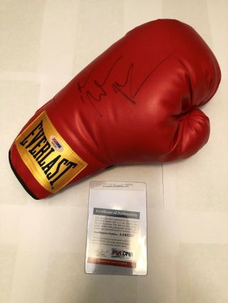 Christian Bale Signed Autograph Boxing Glove Psa/dna Joker