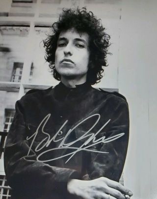 Bob Dylan Hand Signed 8x10 Photo W/ Holo