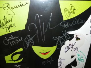 WICKED Witches of Oz Full Cast Signed Autographed Musical 14X22 Poster in Frame 6