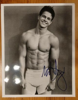 Mark Wahlberg Signed Authentic Autographed 8x10 B/w Photo