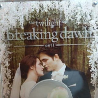 The Twilight Saga Breaking Dawn Part 1 Collectible Limited Edition Prop Flower 3