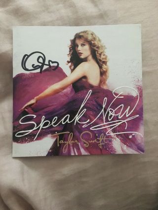 Taylor Swift Autographed Speak Now Cd Booklet