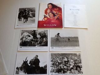 1988 Willow Movie Press Kit W/ 5 Promotional Photos 25 Page Booklet Val Kilmer,