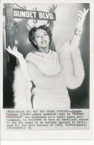 Gloria Swanson Vintage 1950 Sunset Boulevard Press Portrait Photo