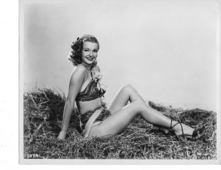 Dale Evans In A Very Skimpy Outfit 8 X 10 Portrait Photo