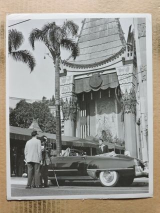 Robert Stack And Camera Crew At Chinese Theatre Orig Candid News Photo 1948