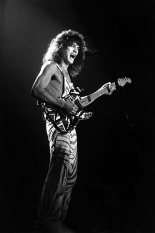Guitar Legend Eddie Van Halen 8x10 Photo - Too Cool