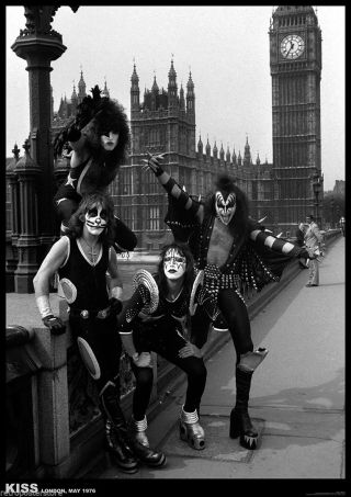 Kiss In London 1976 A1 Size 84.  1cm X 59.  4cm - Approx 33 " X 24 " Poster