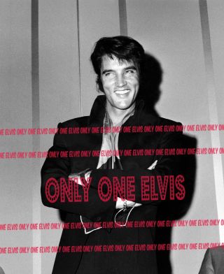 Elvis Presley 1969 Press Conference August 1969 Las Vegas 8x10 Photo Great Smile