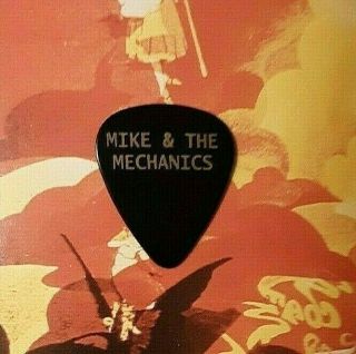 Genesis Mike & The Mechanics Gold On Black Guitar Pick