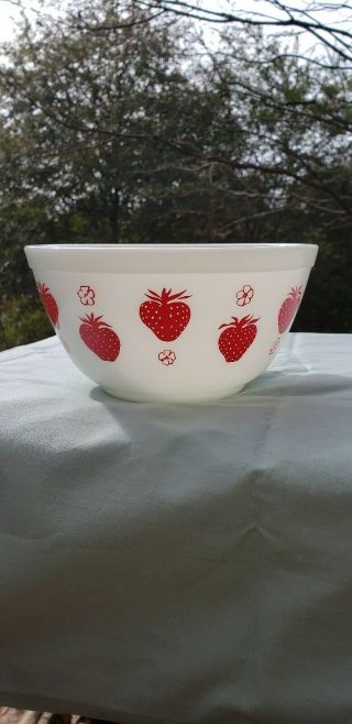 Pyrex Red Strawberry Bowl 402 Rare HTF Holy Grail Unicorn 2
