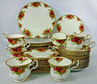 Royal Albert China Old Country Roses 1962 Stamp 60 - Piece Set Service For 12