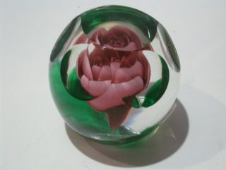 VINTAGE SIGNED JOE ST CLAIR PINK FLOWER IN CRYSTAL BUBBLE ART GLASS PAPERWEIGHT 2
