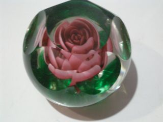VINTAGE SIGNED JOE ST CLAIR PINK FLOWER IN CRYSTAL BUBBLE ART GLASS PAPERWEIGHT 3