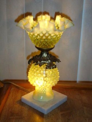 FENTON VASELINE HOBNAIL OPALESCENT GLASS LAMP W/LIGHTING IN THE SHADE & BASE. 7