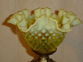 FENTON VASELINE HOBNAIL OPALESCENT GLASS LAMP W/LIGHTING IN THE SHADE & BASE. 9