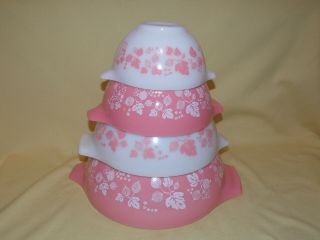 Vintage Pyrex Pink White Gooseberry Cinderella Nesting 4 Piece Bowl Set