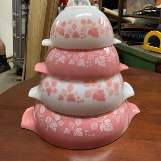 1950 ' s Vintage Pyrex Pink White Gooseberry Cinderella Nesting Mixing Bowl Set 2