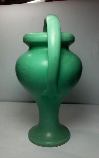 Exceptional vintage,  OLD Arts And Crafts matte green pottery vase,  bout 8.  5 x 4.  3 5