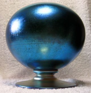 A Durand Art Glass Rose Bowl Or Vase In Silver Blue Lustre