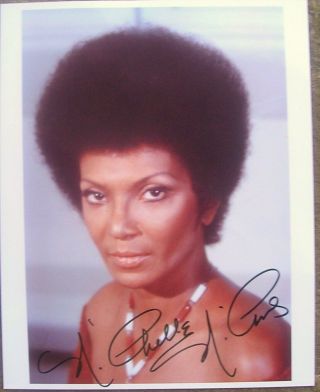 Nichelle Nichols " Uhura In Star Trek " Autograph Color Photo