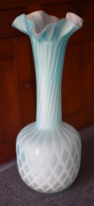 1880 Mt Washington Blue Diamond Quilted Mother Of Pearl Satin Cased Glass Vase 2