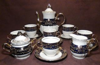 17 Pc.  Thun Karlovarsk Cobalt Blue Gold Accent Trim Fine Porcelain China Tea Set