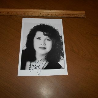 Daphne Zuniga Is An American Actress Hand Signed 5 X 7 Photo