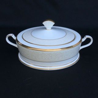 White Palace 4753 By Noritake (1996 - Present) Round Covered Vegetable 9 1/8 Inch