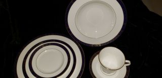 Royal Worcester Mountbatten 6 Piece Place Setting Cobalt And Gold