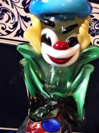 Vintage Murano Bold Colour Outfit Clown With Ball,  Label 9.  5 "