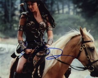 Lucy Lawless Xena Warrior Princess 8x10 Photo Signed Autographed