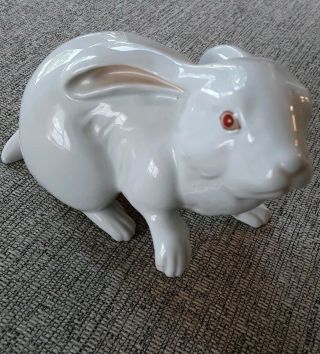 HEREND Hand Painted Vintage White Bunny Rabbit Figurine One Front Paw Foot Up 7