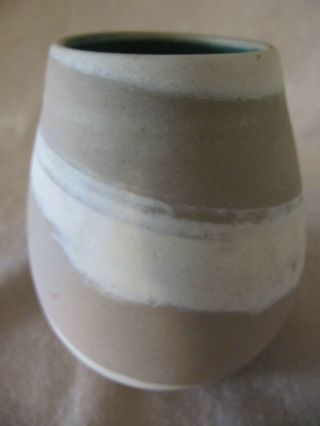 COLLECTIBLE GEORGIA MISSION SWIRL ART POTTERY VASE SIGNED W J GORDY 2