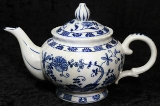 Seymour Mann - Vienna Woods Blue Onion Teapot Creamer Sugar Plates Service for 5 2