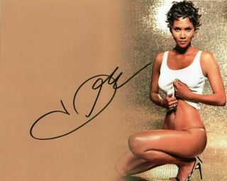 Halle Berry Autographed Signed 8 X 10 Photo Reprint