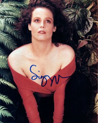 Sigourney Weaver Signed 8x10 Color Nm Photo