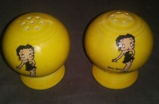 Vintage Fiesta Ware Betty Boop Salt And Pepper Shakers Hard to Find 2