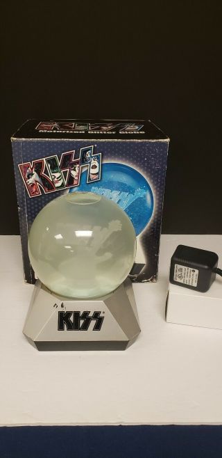 Kiss Motorized Glitter Globe - Vintage 2003 - Spencer ' s Exclusive 2