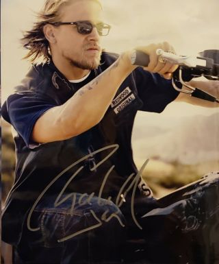 Charie Hunnam Signed Autographed 8x10 Photo Sons Of Anarchy