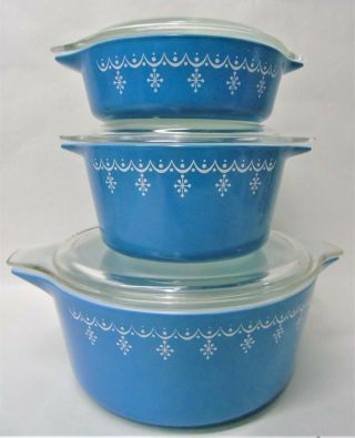 3 Vintage Pyrex Blue Snowflake Garland Casserole / Baking Dishes With Lids S181