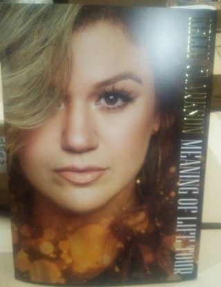 Kelly Clarkson 2019 Tour Book