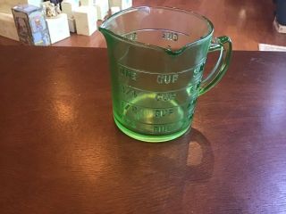 Hazel Atlas Vintage Kelloggs Green Glass 3 Spout Measuring Cup.