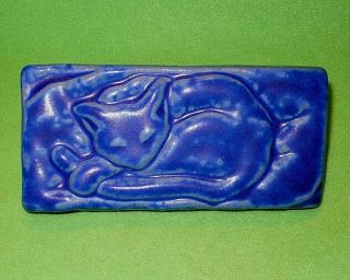 Pewabic Pottery Detroit Michigan Studio Art Tile Of Resting Sleeping Cat In Blue
