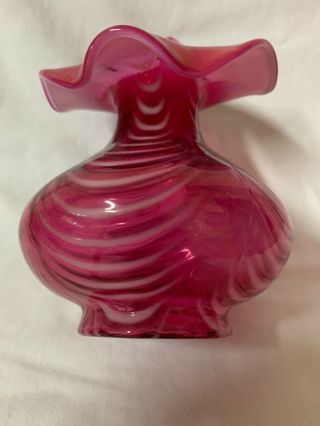 VINTAGE FENTON GLASS JACK IN - THE PULPIT VASE CRANBERRY OPALESCENT PULLED FEATHER 2